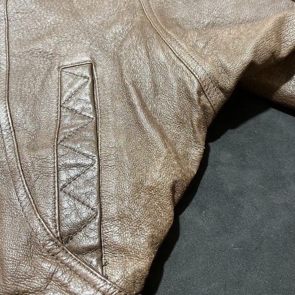 VTG Adventure Bound Wilsons Leather Bomber Jacket Distressed Aviator Moto Crop - Picture 12 of 16